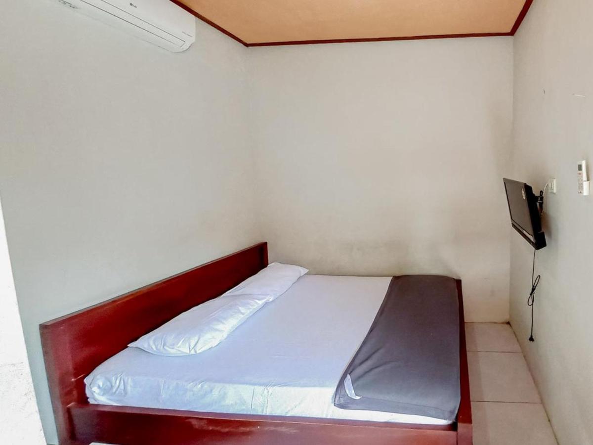 Hotel Gerung 2 Near Luwes Mall Nganjuk Mitra Reddoorz Екстериор снимка